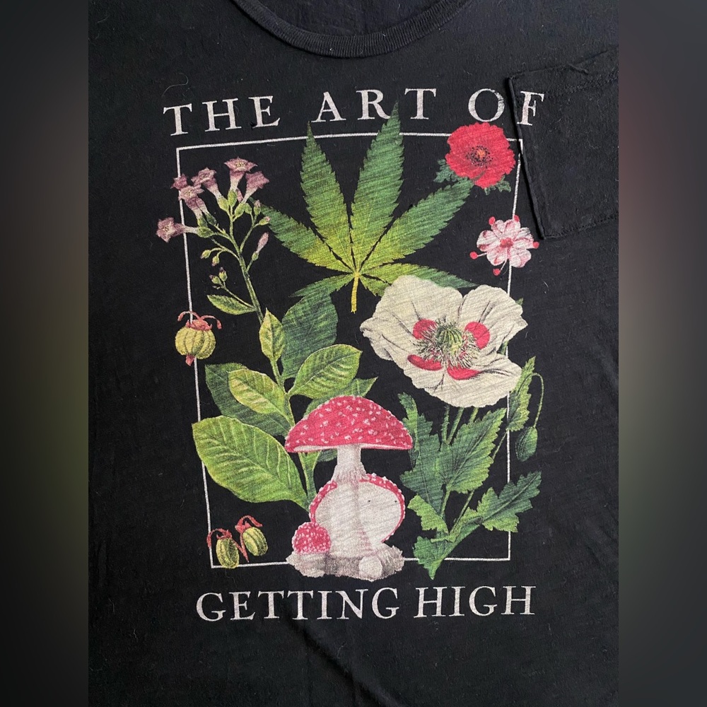 Uo Graphic Tee - image 1